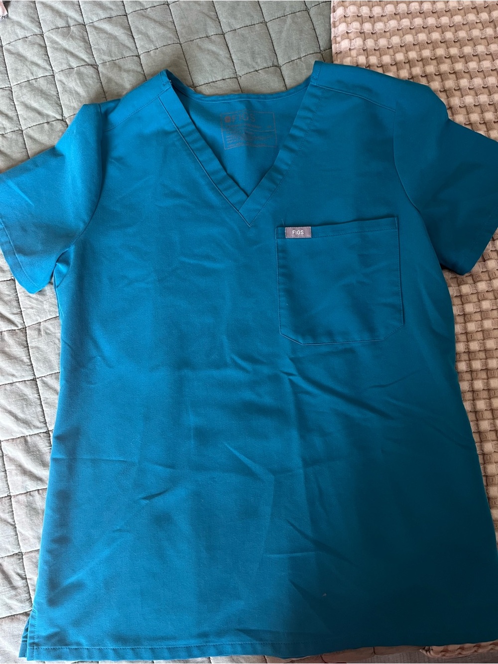 FIGS Catarina One-Pocket Scrub Top